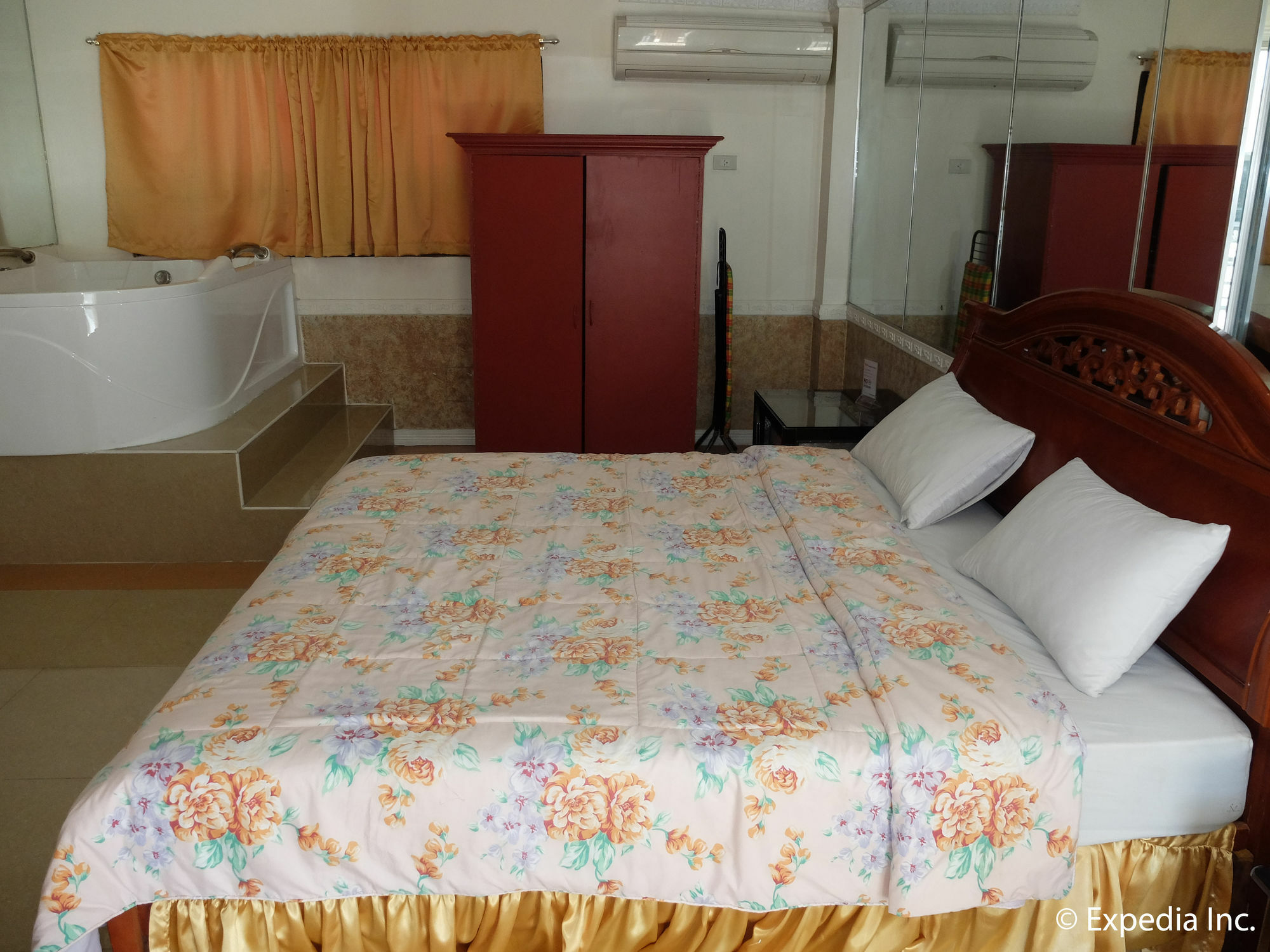 Donald Paul Apartelle Angeles Exterior photo