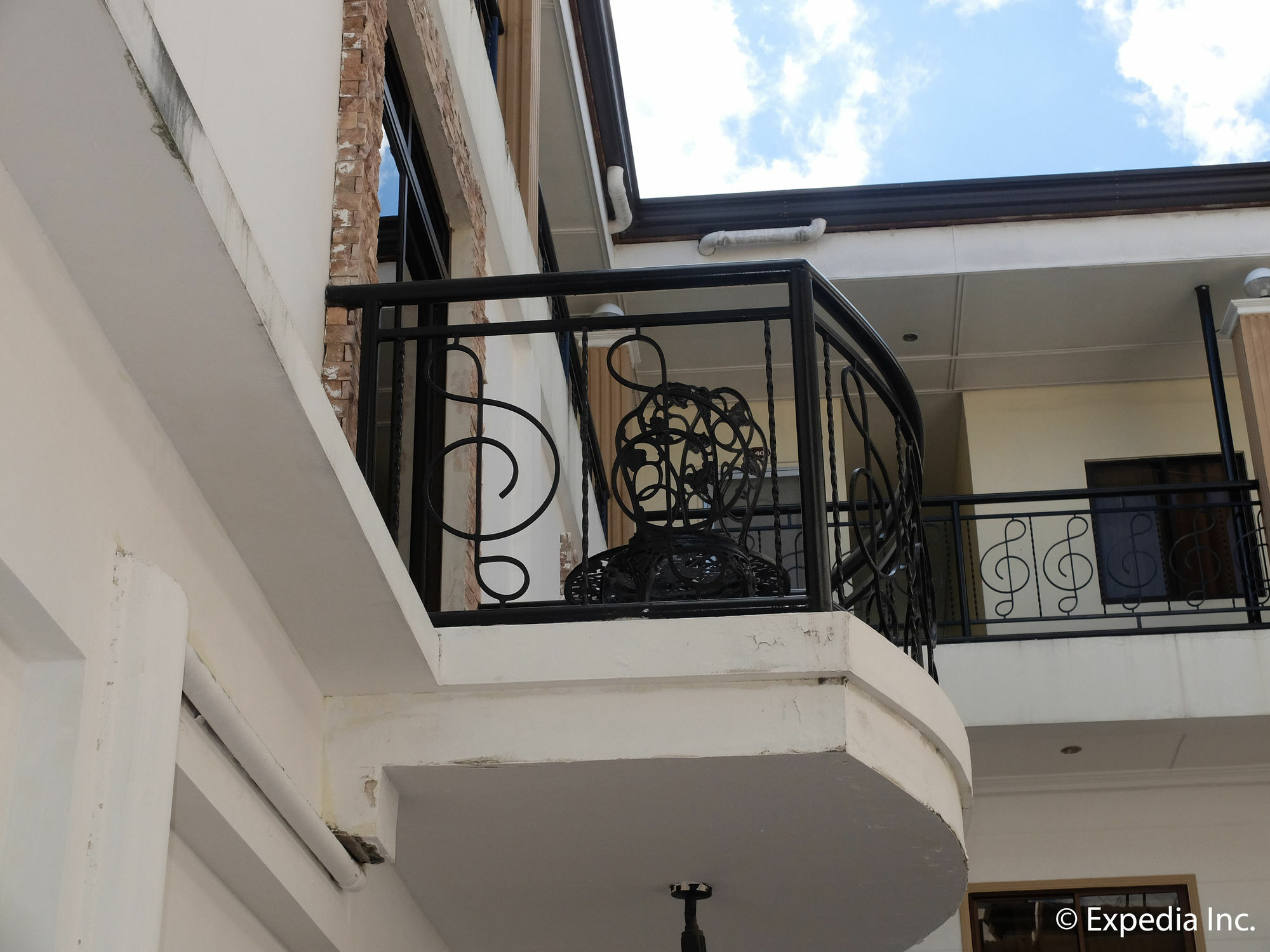 Donald Paul Apartelle Angeles Exterior photo