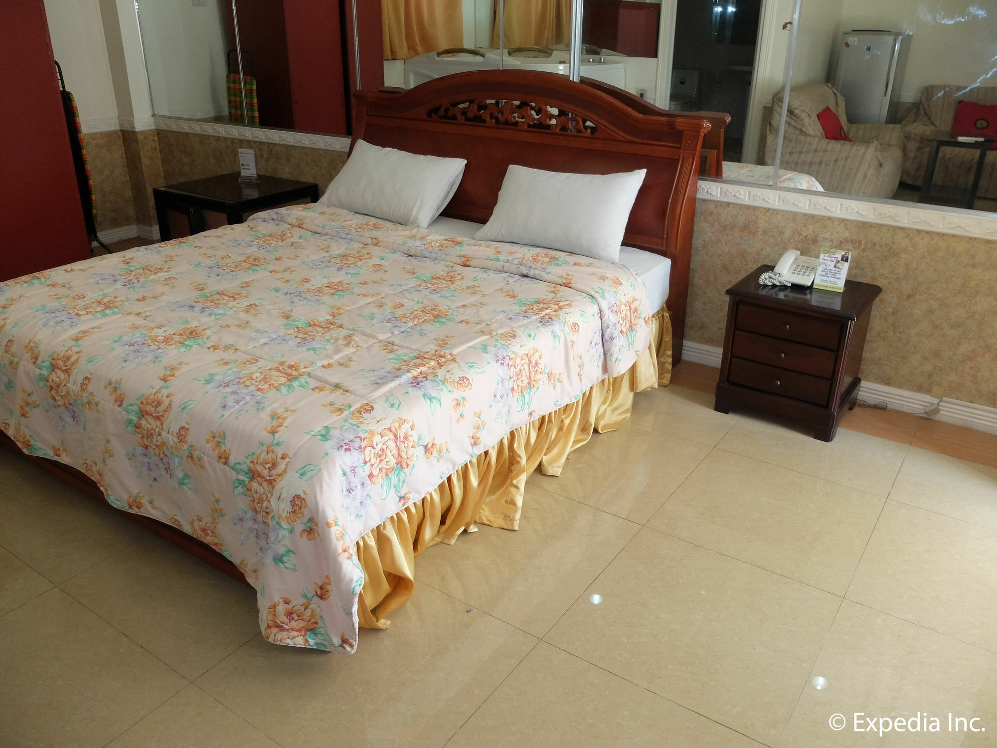 Donald Paul Apartelle Angeles Exterior photo