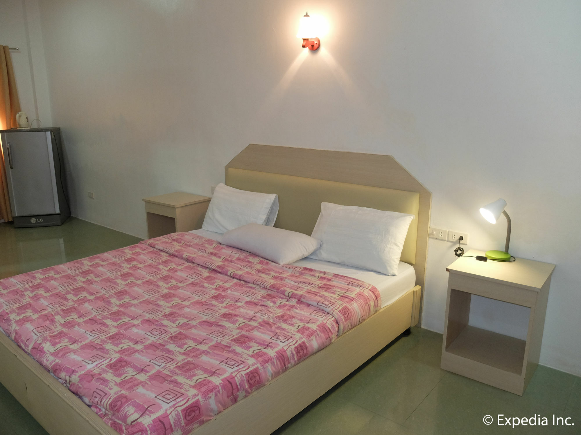 Donald Paul Apartelle Angeles Exterior photo