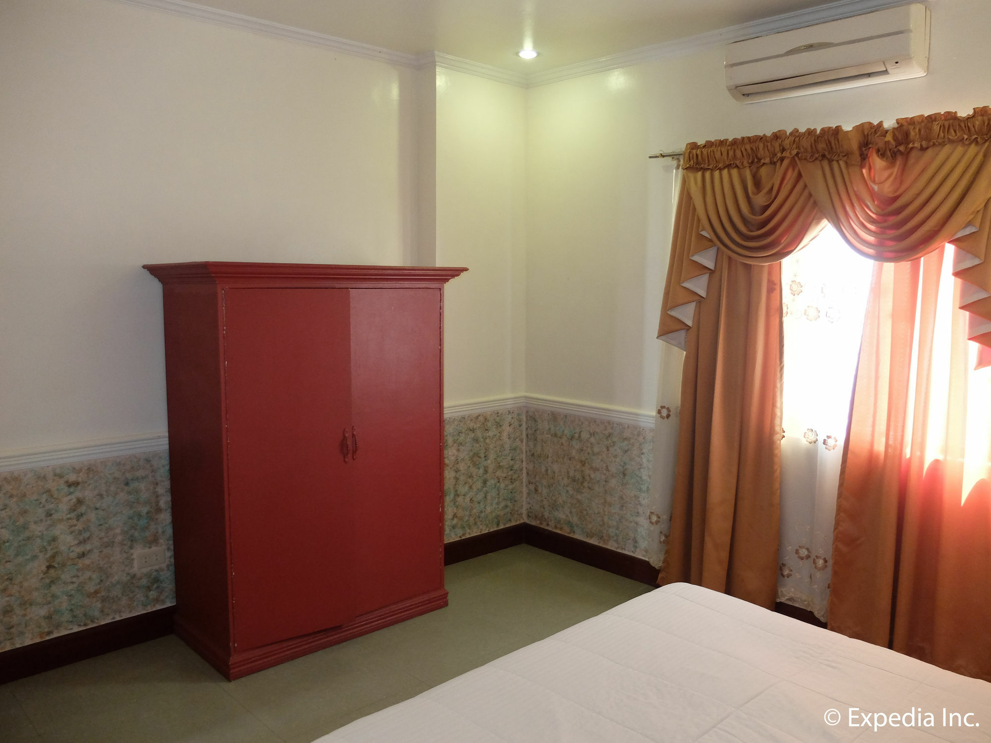 Donald Paul Apartelle Angeles Exterior photo