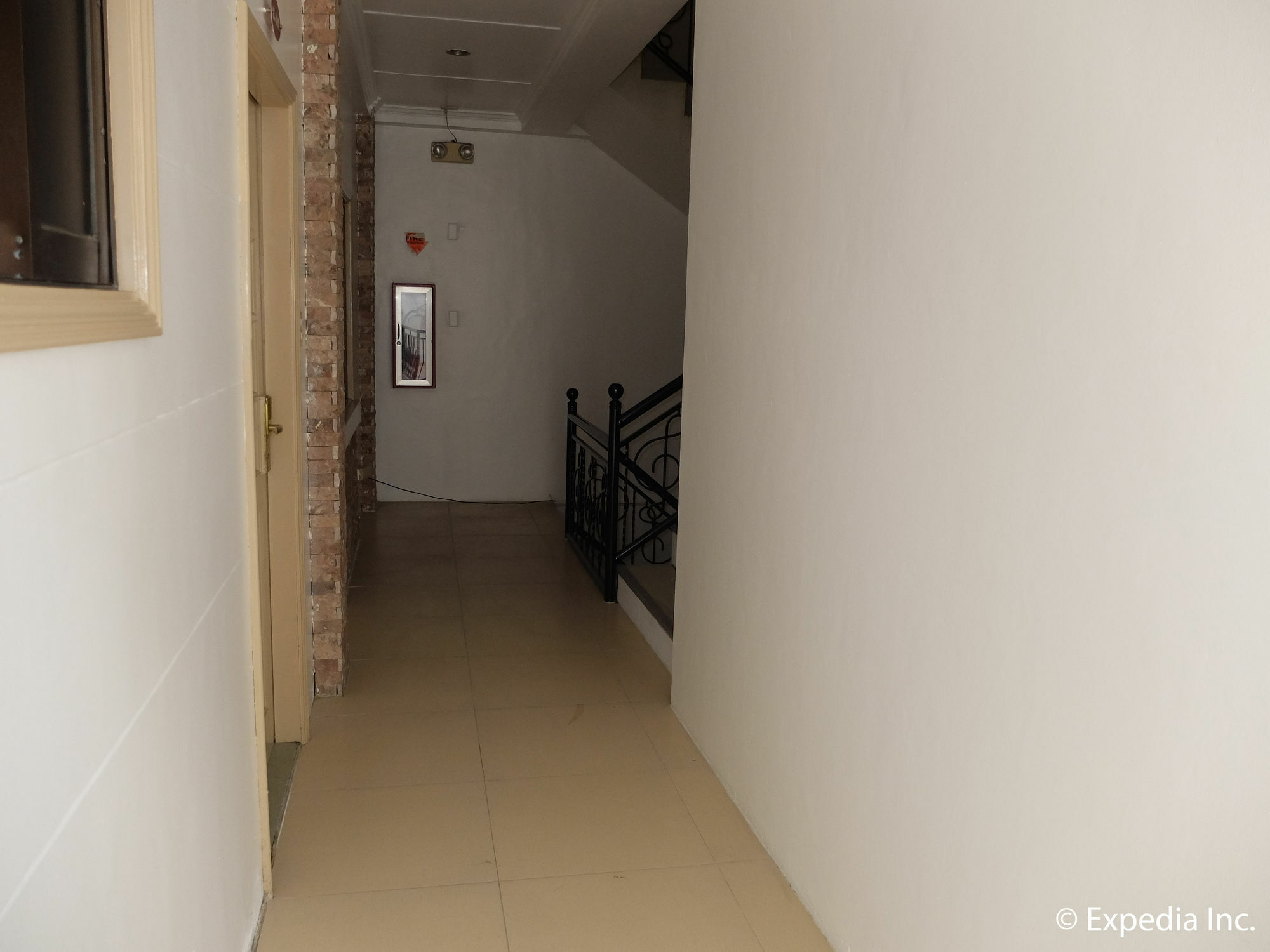 Donald Paul Apartelle Angeles Exterior photo