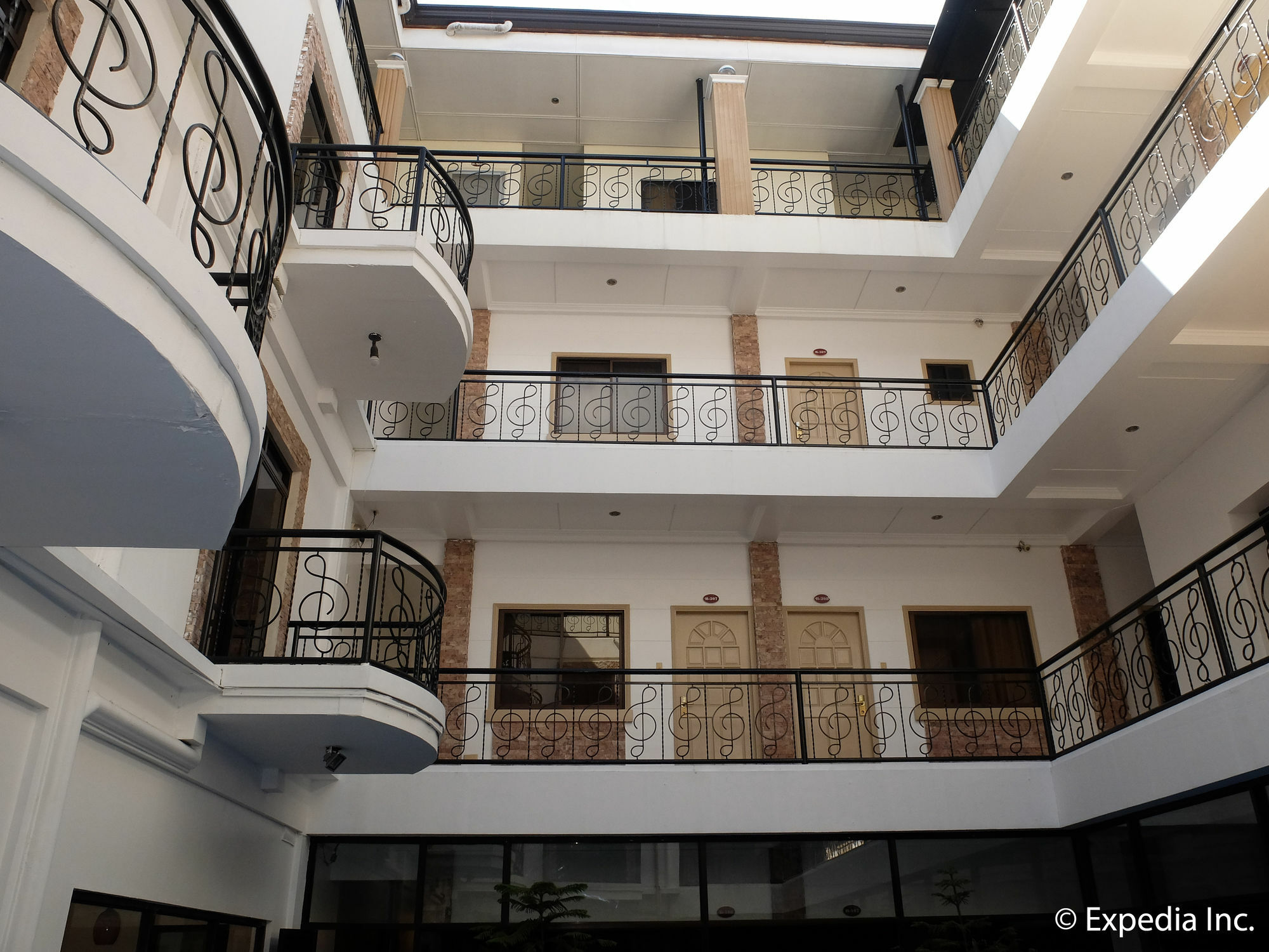 Donald Paul Apartelle Angeles Exterior photo